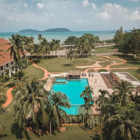 The Nouveau Chumphon Beach Resort And Golf Exterior foto