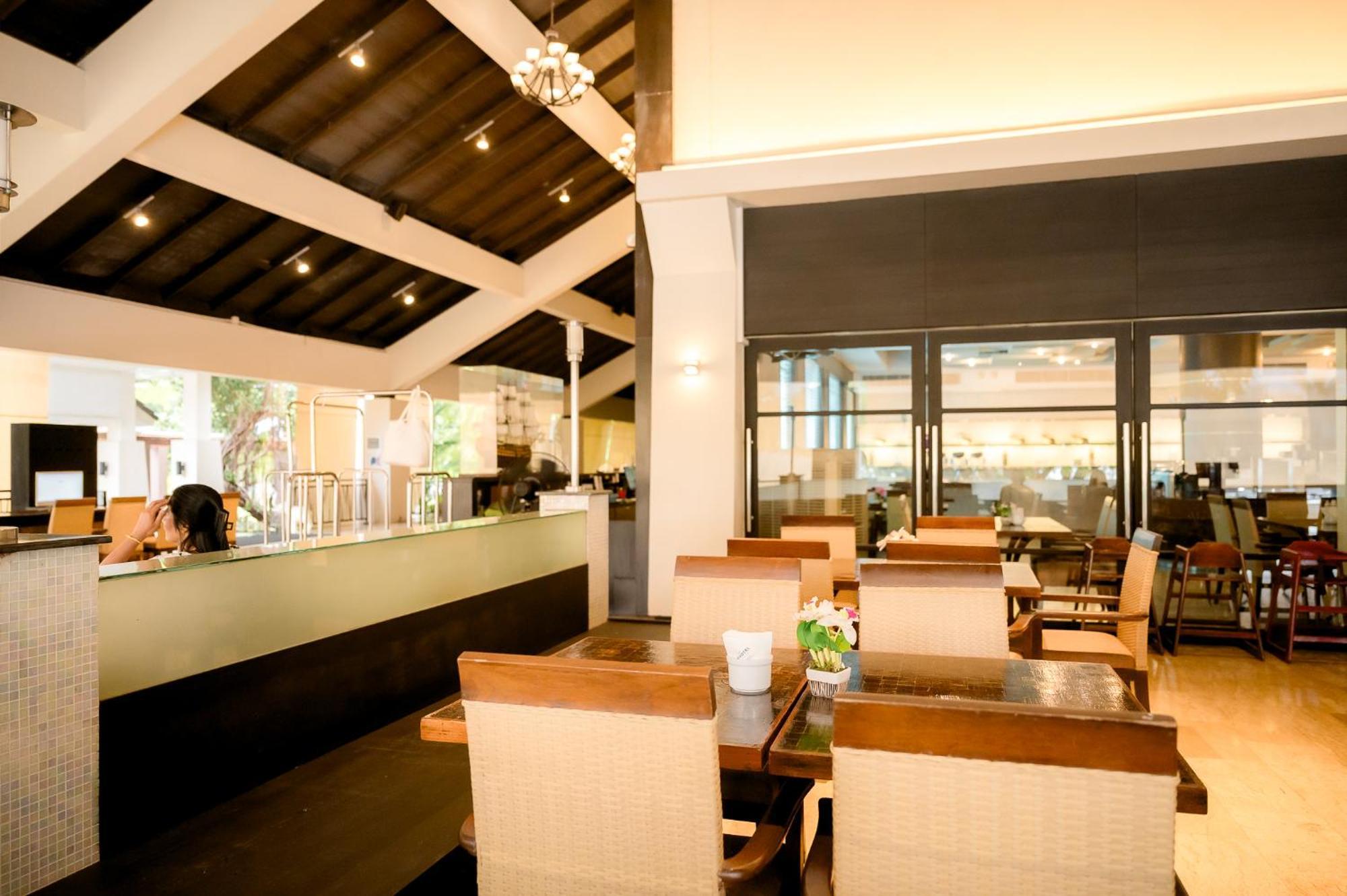 The Nouveau Chumphon Beach Resort And Golf Exterior foto