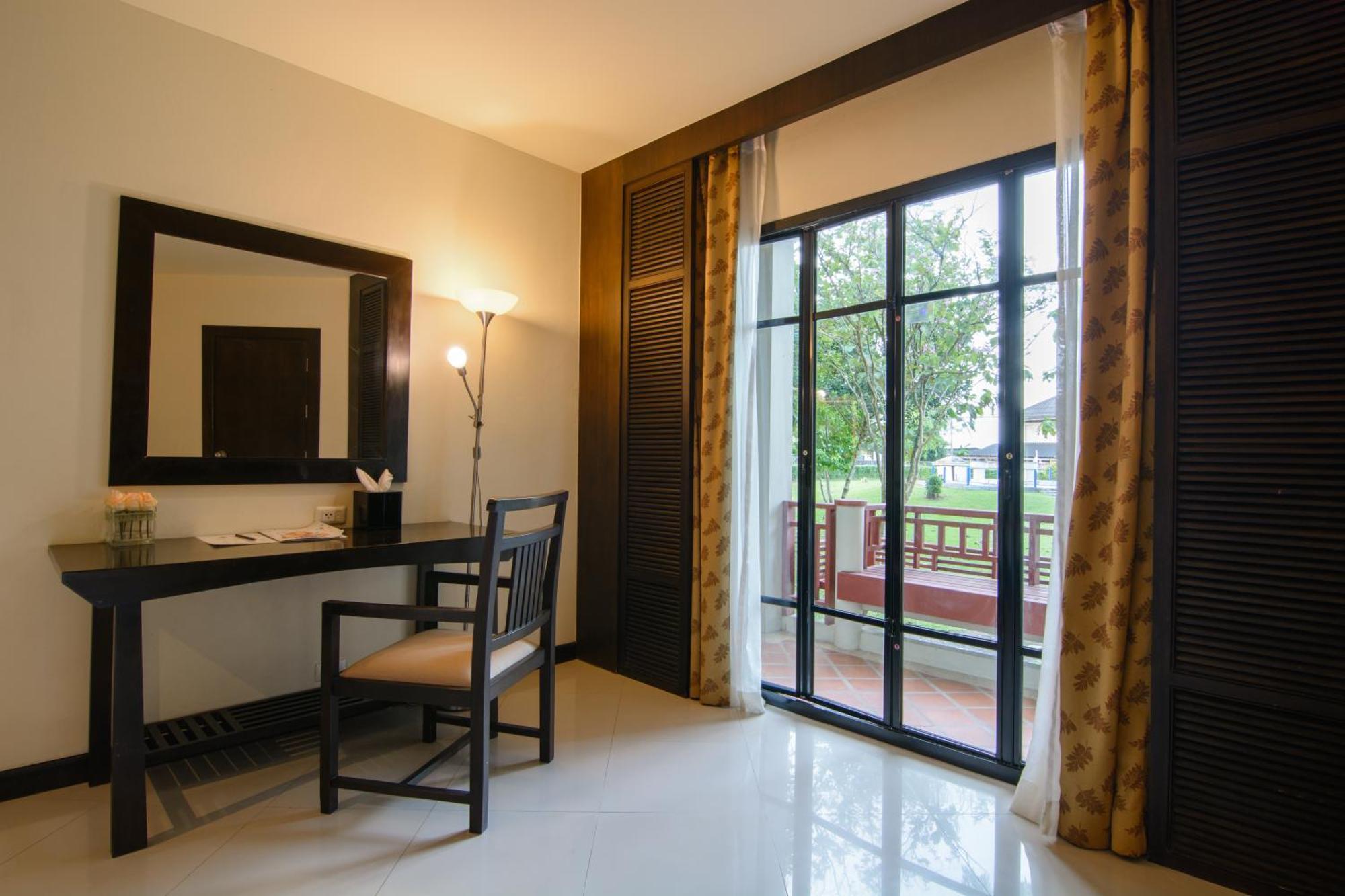 The Nouveau Chumphon Beach Resort And Golf Exterior foto
