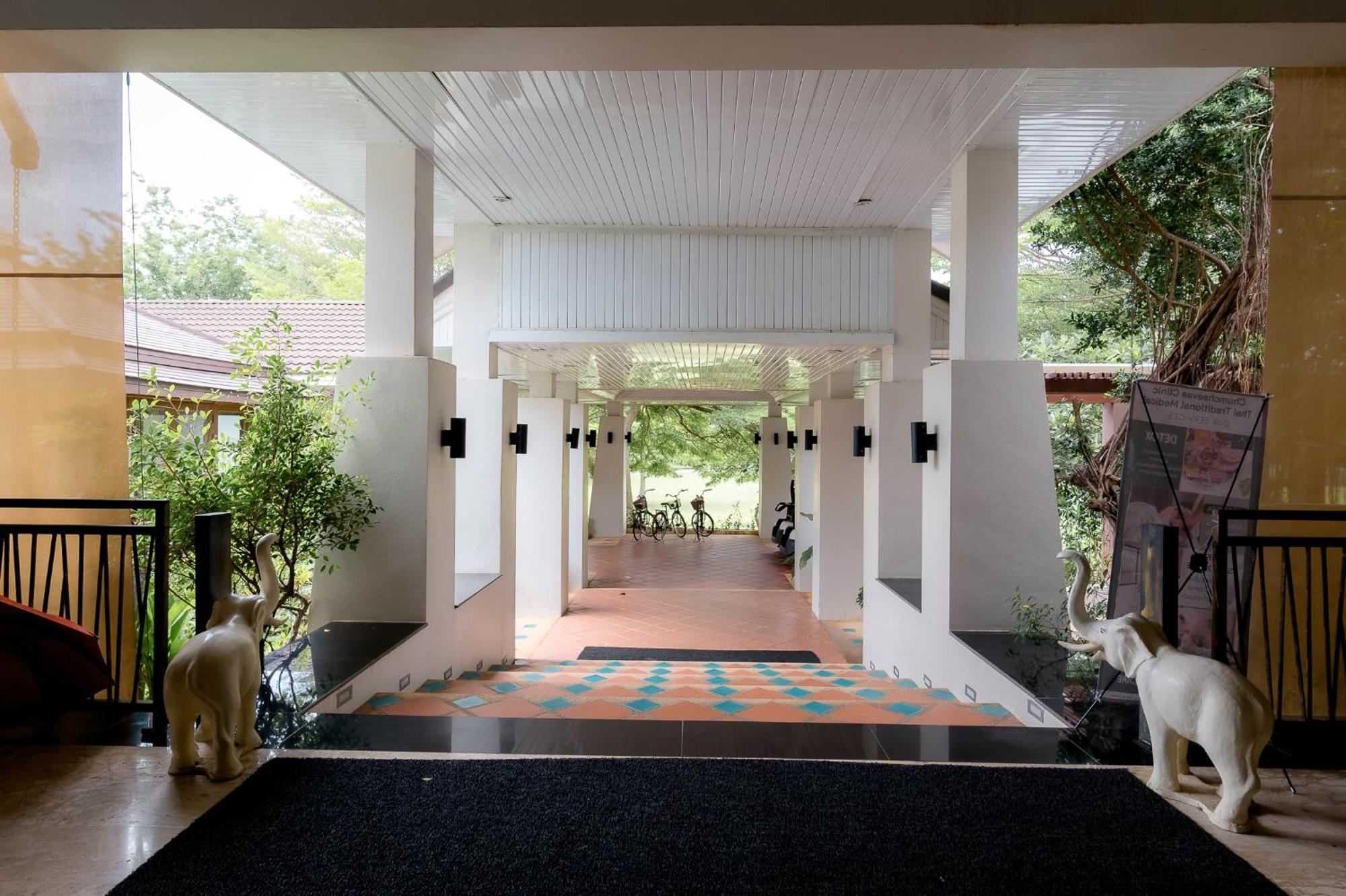 The Nouveau Chumphon Beach Resort And Golf Exterior foto